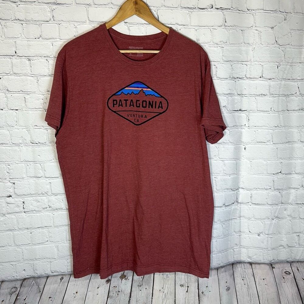 Patagonia Fitz Roy Ventura‎ CA Shirt XL Slim Fit Short Sleeve Crewneck Red PILLS